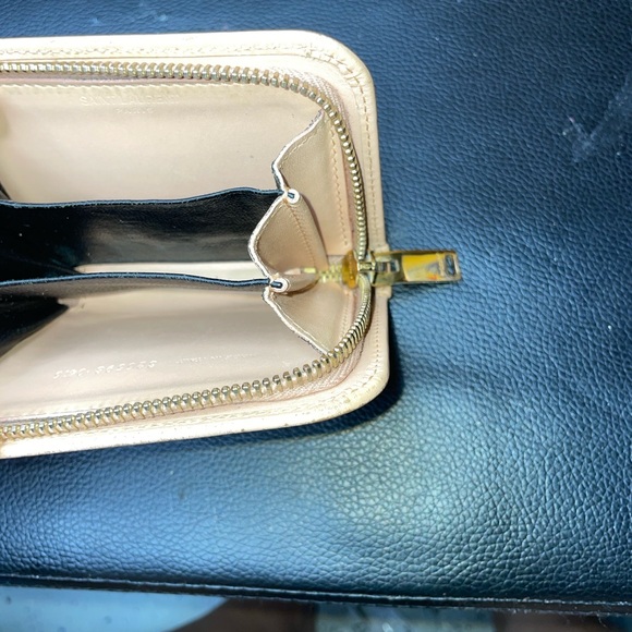 Saint Laurent Nude Leather Wallet - Picture 3 of 8